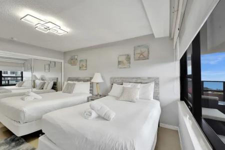 The Alexander All Suites - 446