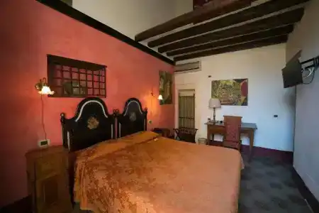 Henry's House - 111