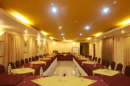 Royal Astoria - 16