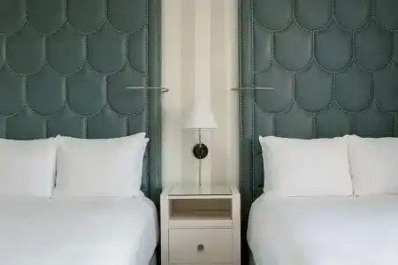 The Beverly Hilton - 76