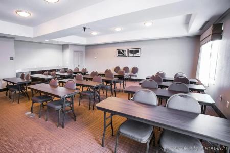 Restwell Inn & Suites I-45 North - 32