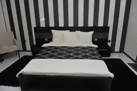Eros Motel - 13