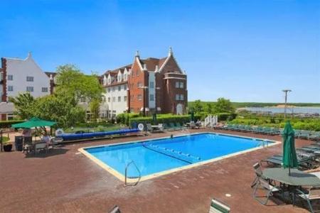 Montauk Manor - 16