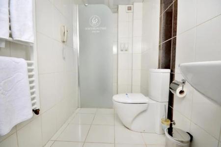 Doc's Wellness & Spa - 26