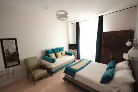Hôtel Des Arts, Artisanal et Indépendant - 3