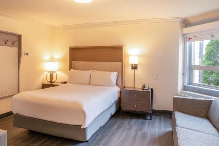 Elk Lake Inn & Suites - 79