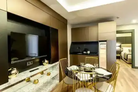 A Palace Suites - 182