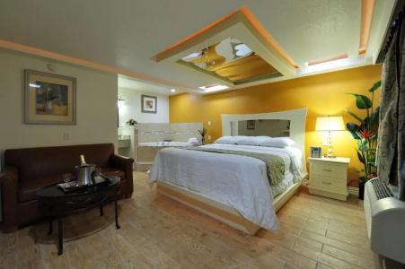 Romantic Inn & Suites - 26