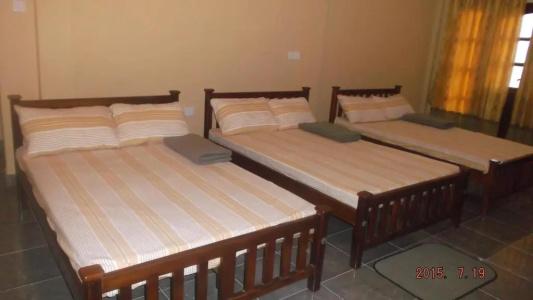 Anura Guest Inn - 17