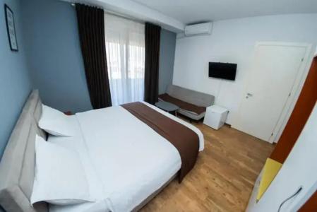 Olivar Tirana - 64
