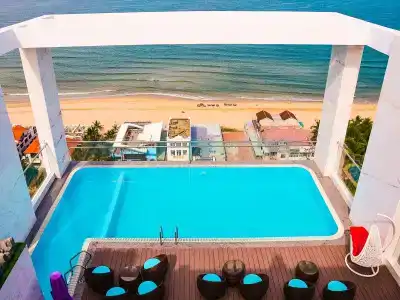 Le Hoang Beach Danang - 16