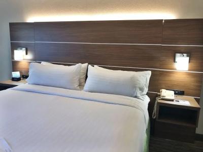 Holiday Inn Express - West, An Ihg - 4