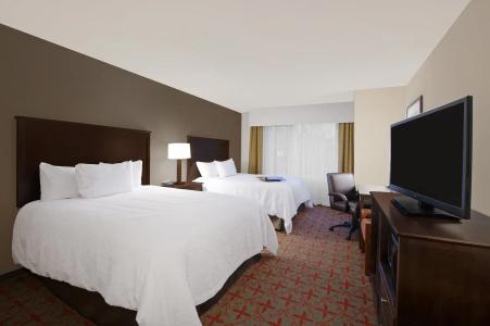 Hampton Inn & Suites - 3