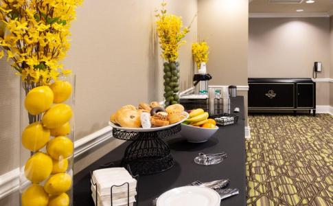 Holiday Inn Express Savannah - Historic District, An Ihg - 10