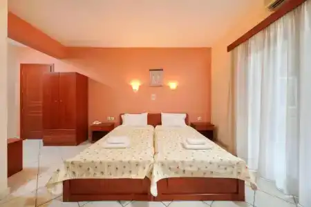 Makrina - 27