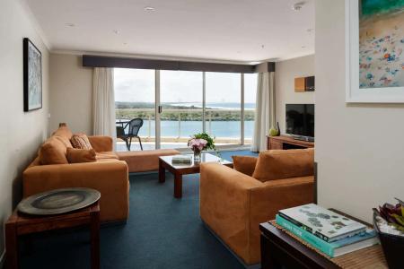 Rydges - 94