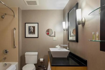 DoubleTree by Hilton Savannah Airport - 39
