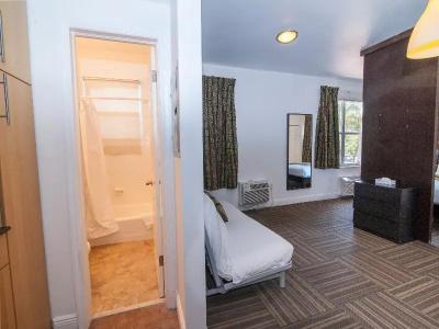 Ocean Reef Suites - 42