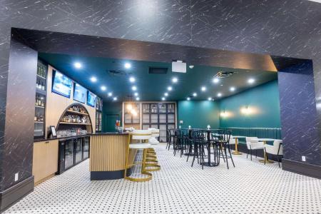DoubleTree by Hilton North - 26