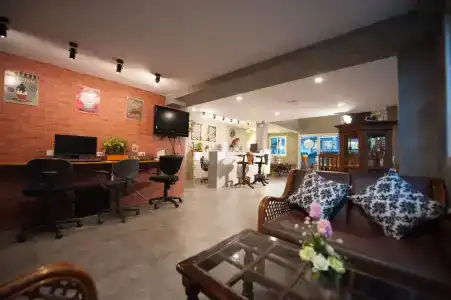 Hoppers Place Donmuang Hostel - 1