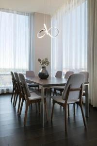 The Jacquard, Autograph Collection - 6