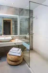 Elysian Luxury and Spa - 8