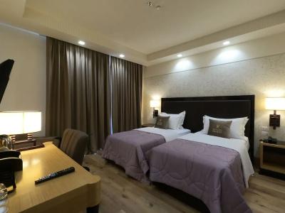 Golden Palace - 37
