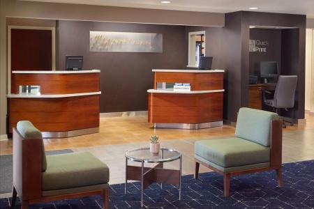 Courtyard by Marriott Broadway - 1