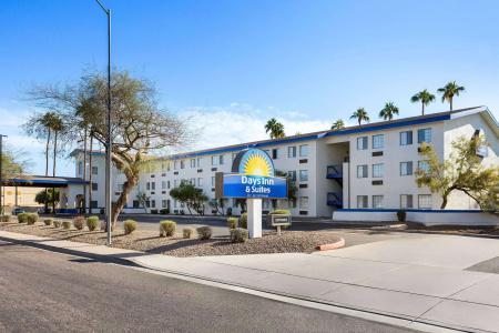 Days by Wyndham Near Phoenix - 17