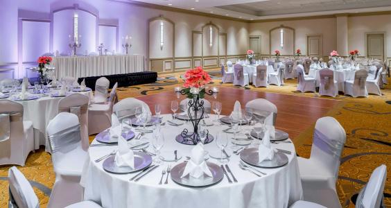 Hilton Indianapolis & Suites - 32