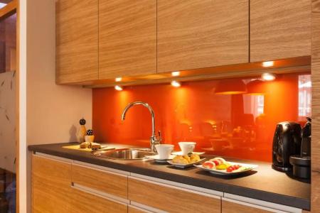 Lederer's living - 81