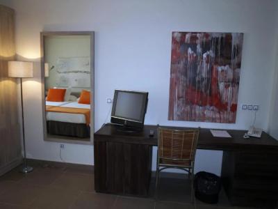 Eco Alcalá Suites - 47
