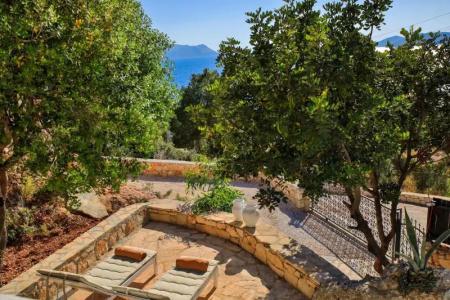 Villa Kale Suites with heated pool in winter - 57