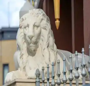 The Lion & Key - 24