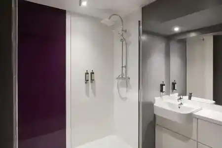 Premier Inn Leicester Square - 56