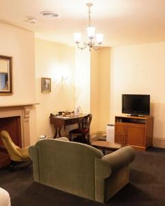 Macquarie Manor - 23