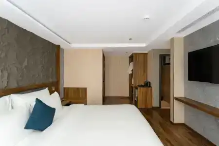 Sophia - 102