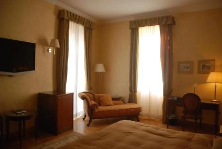 Siora Vittoria Boutique - 96