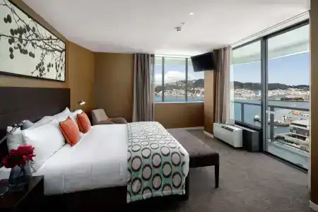 Rydges - 102