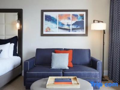 The Waterfront Beach Resort, A Hilton - 207