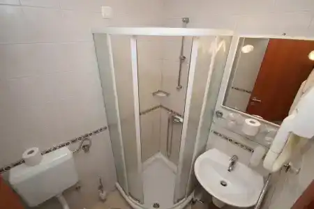 Adria - 44