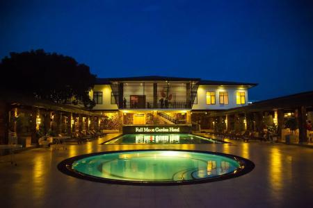 Full Moon Garden - 13