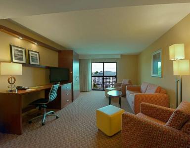 Courtyard by Marriott Barefoot Landing - 6