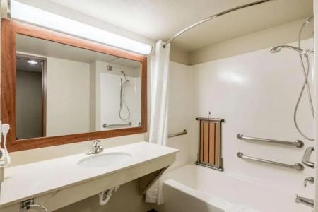 Comfort Suites Austin Airport - 73