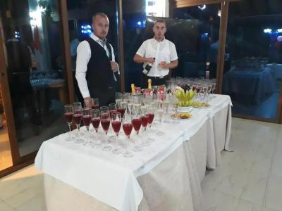 3 Vellezerit - 22