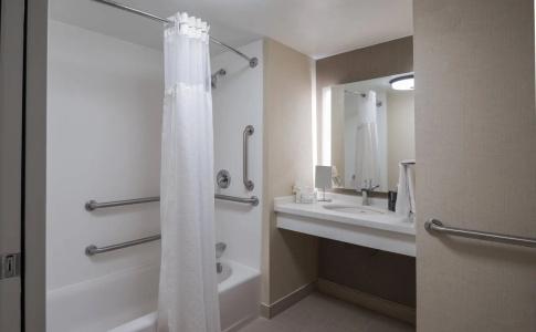 Courtyard by Marriott Charleston Historic District - 9
