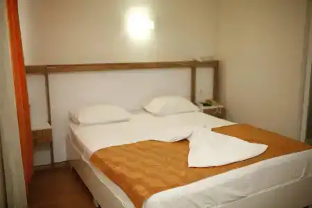 Özhan - 33