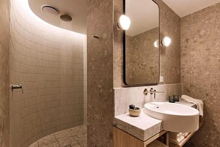 Rydges - 62