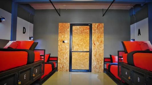 Amity Poshtel - 21