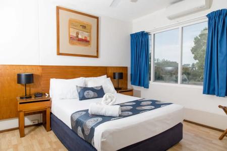 Cullen Bay Resorts - 86